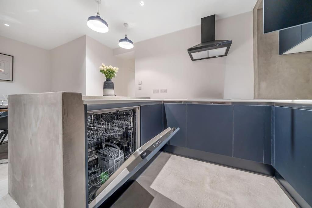 Trendy 2 Bedroom 2 Bathroom Apartment Minutes From Seafront In St Leonard'S Hastings St Leonards-on-Sea Екстериор снимка